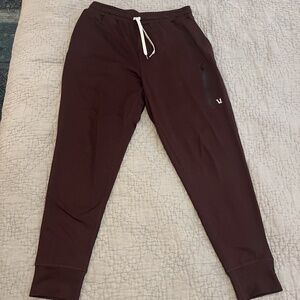 Vuori Sunday Performance Jogger Mens Medium Oxblood